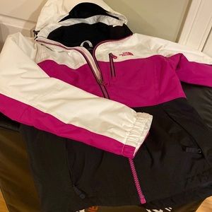 Insulated ski jacket with hood and snow skirt